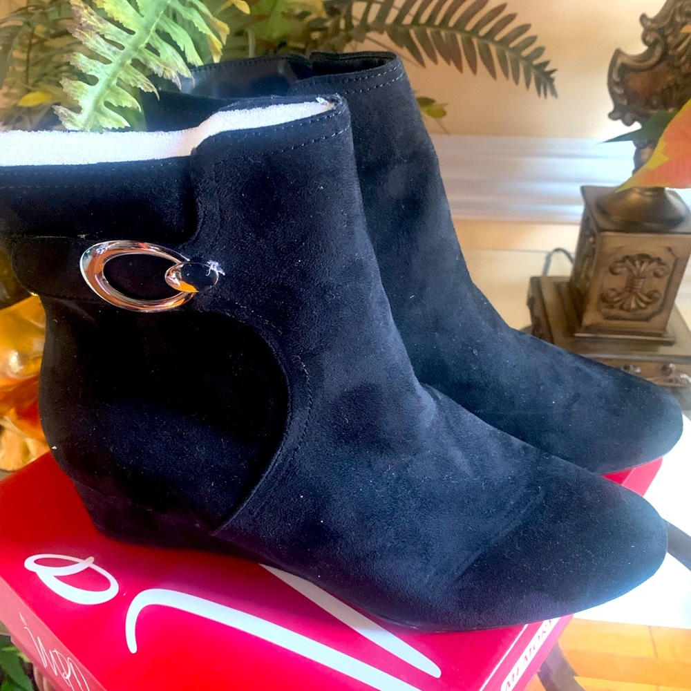 NIB suede wedge booties